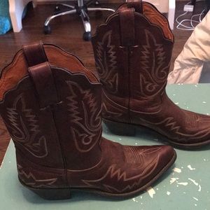 Short cowgirl boots! worn once!